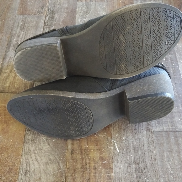 Kohl's black/bronze boots, 11 M - Picture 7 of 10